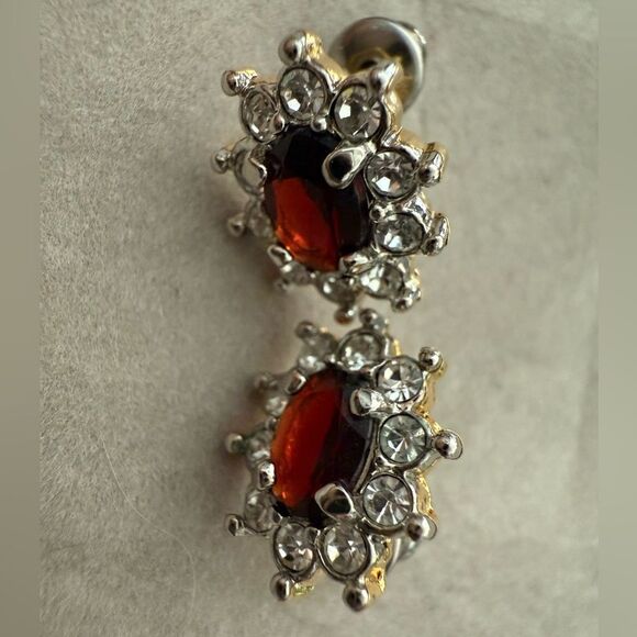 Vintage Red & Clear Rhinestone Cluster Earrings – Gold Tone Backing - Picture 12 of 17